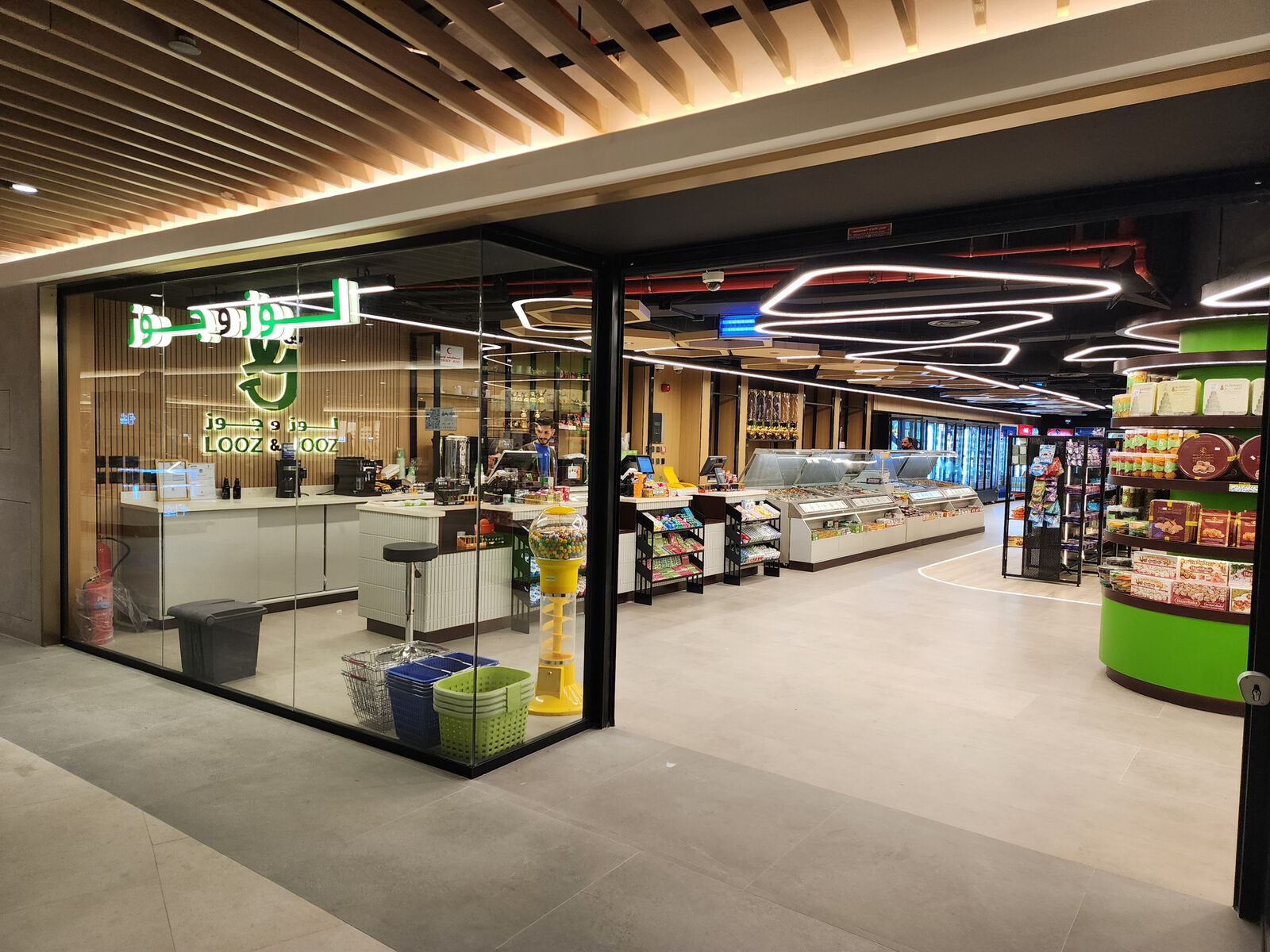 Looz & Jooz storefront and retail counters at Kingdom Mall